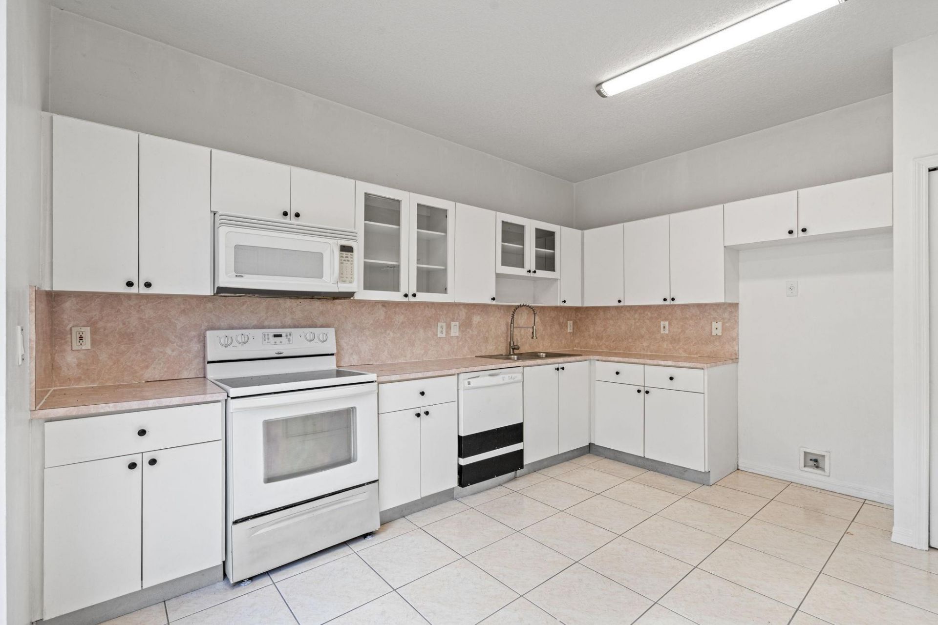 8520 NW 139th Terrace, Unit 1602, Miami Lakes, FL 33016 Photo