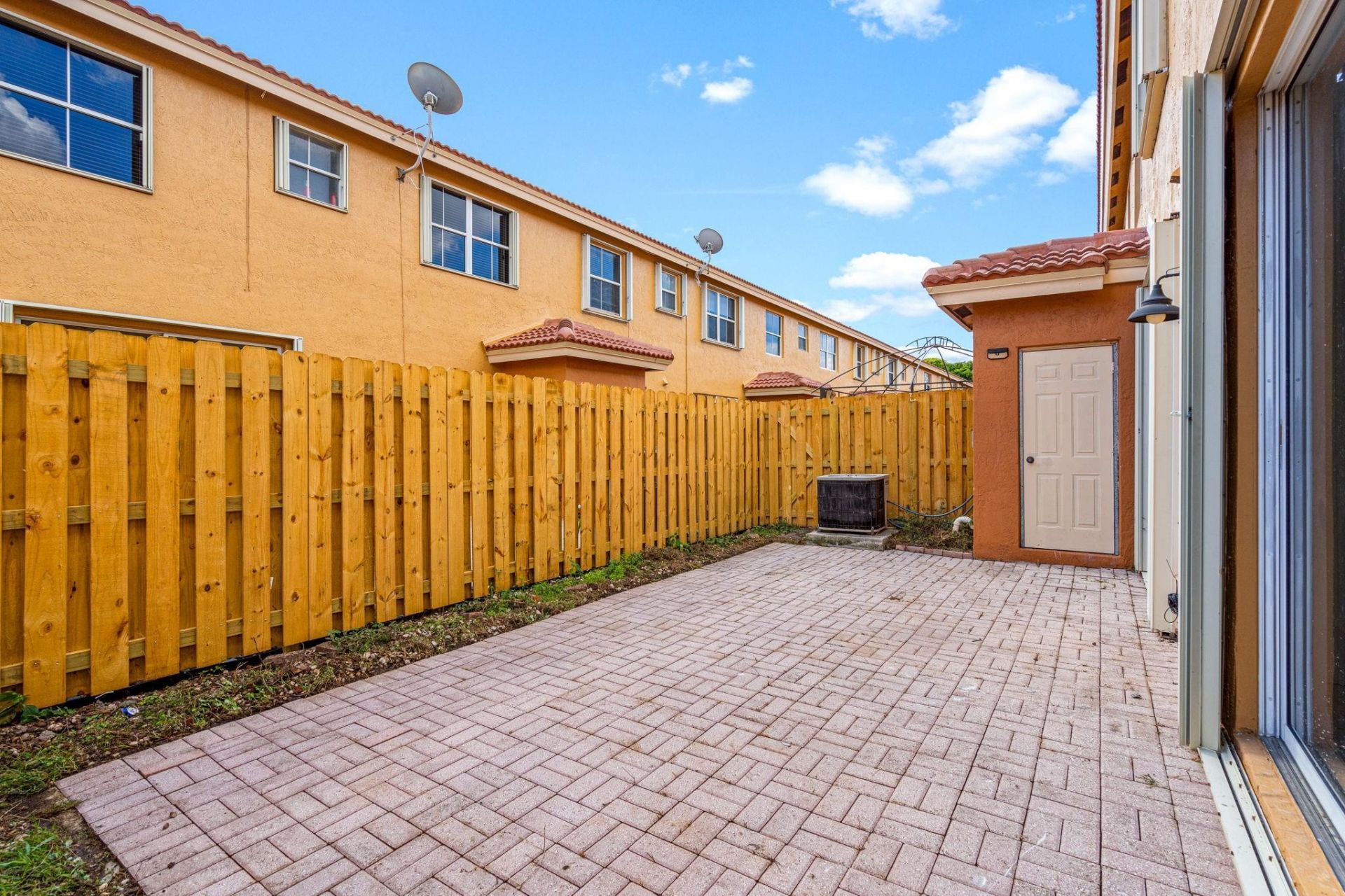 8520 NW 139th Terrace, Unit 1602, Miami Lakes, FL 33016 Photo