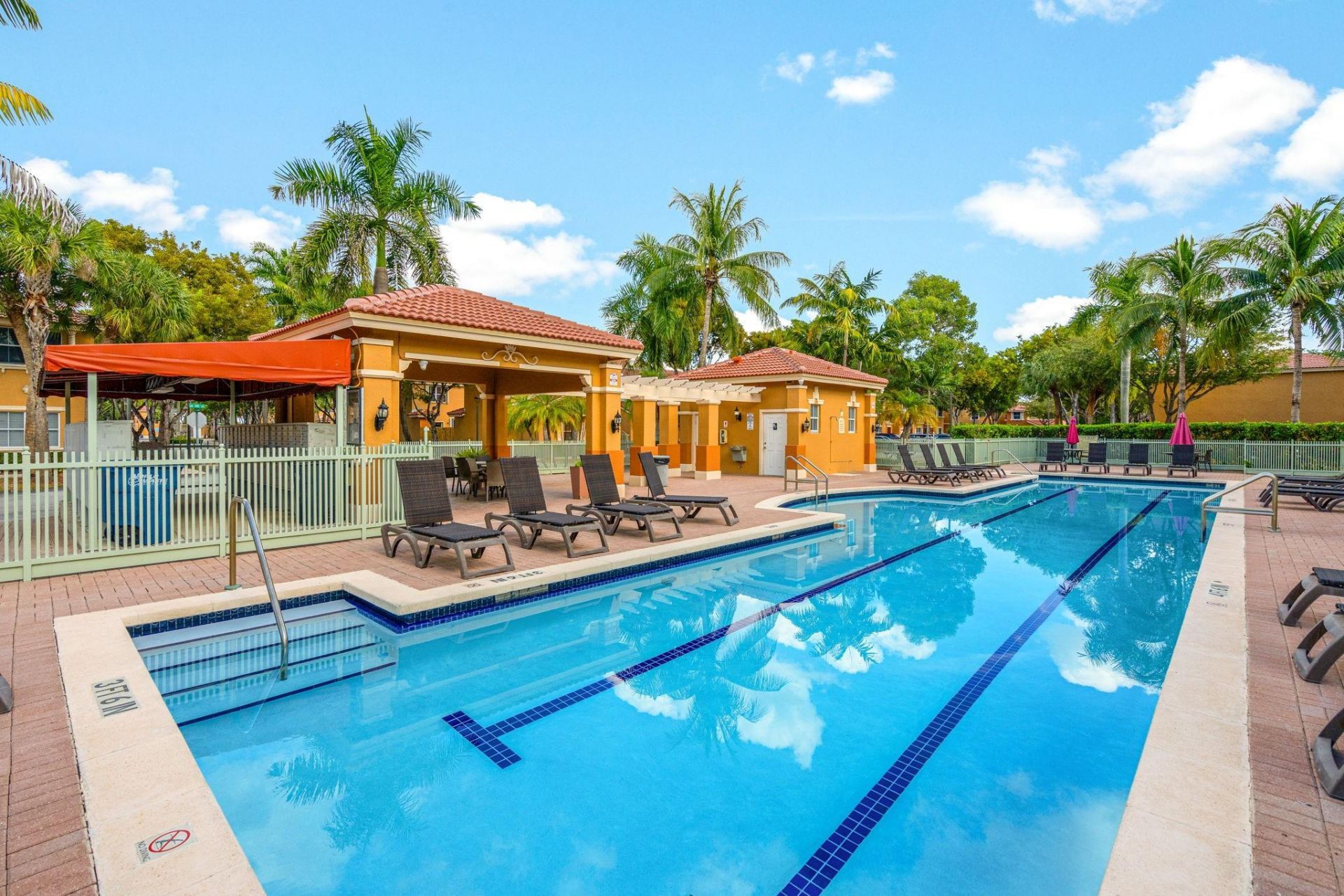 8520 NW 139th Terrace, Unit 1602, Miami Lakes, FL 33016 Photo