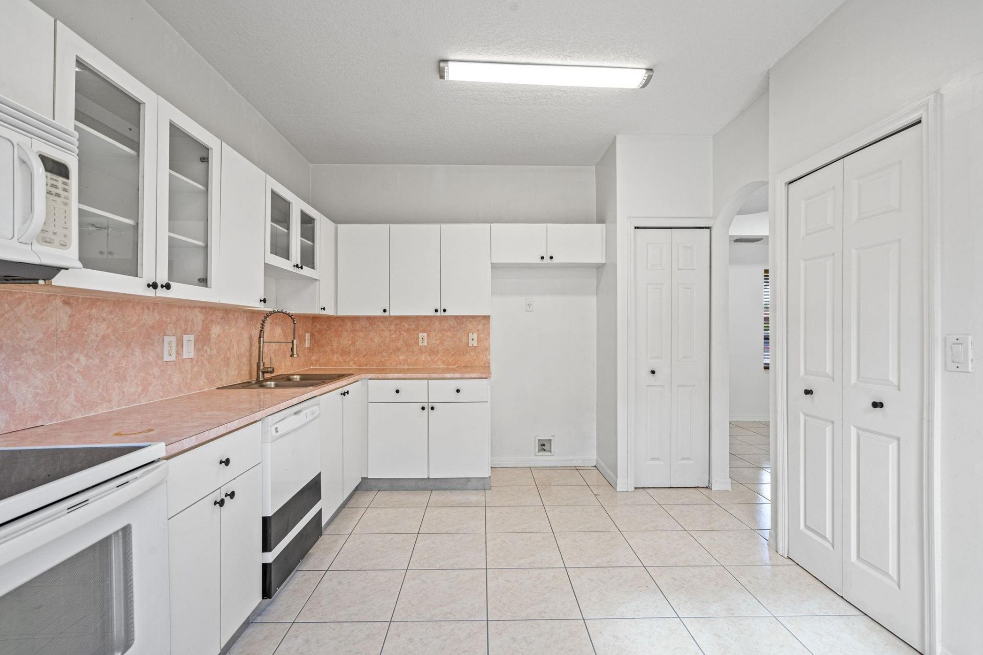 8520 NW 139th Terrace, Unit 1602, Miami Lakes, FL 33016 Photo