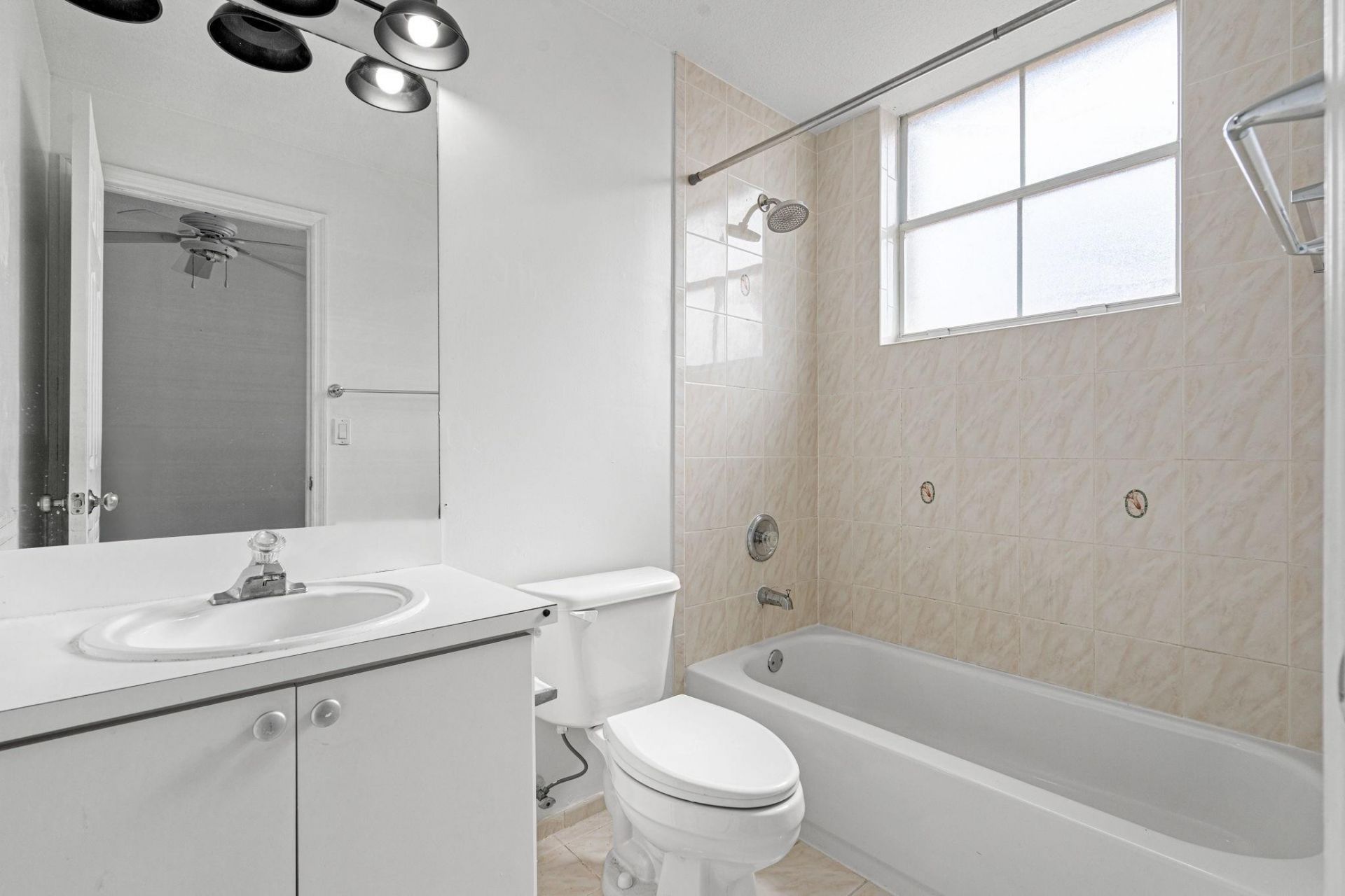 8520 NW 139th Terrace, Unit 1602, Miami Lakes, FL 33016 Photo