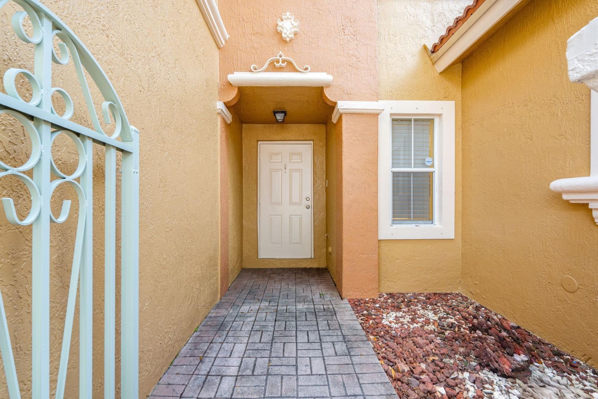 8520 NW 139th Terrace, Unit 1602, Miami Lakes, FL 33016 Photo