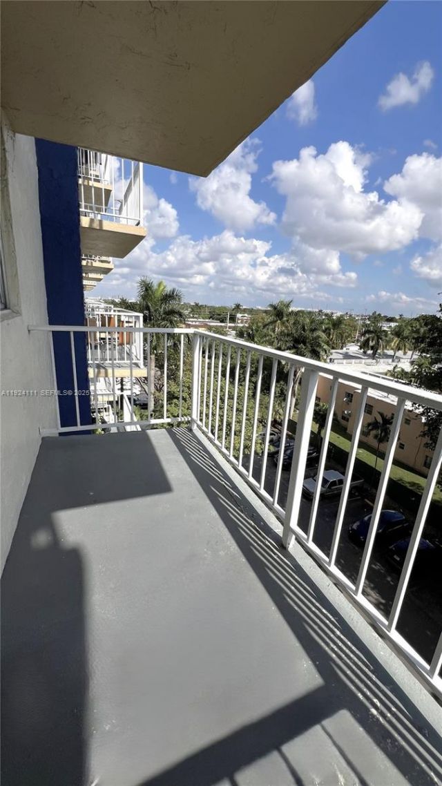 4550 NW 9th St, Unit 604E, Miami, FL 33126 Photo