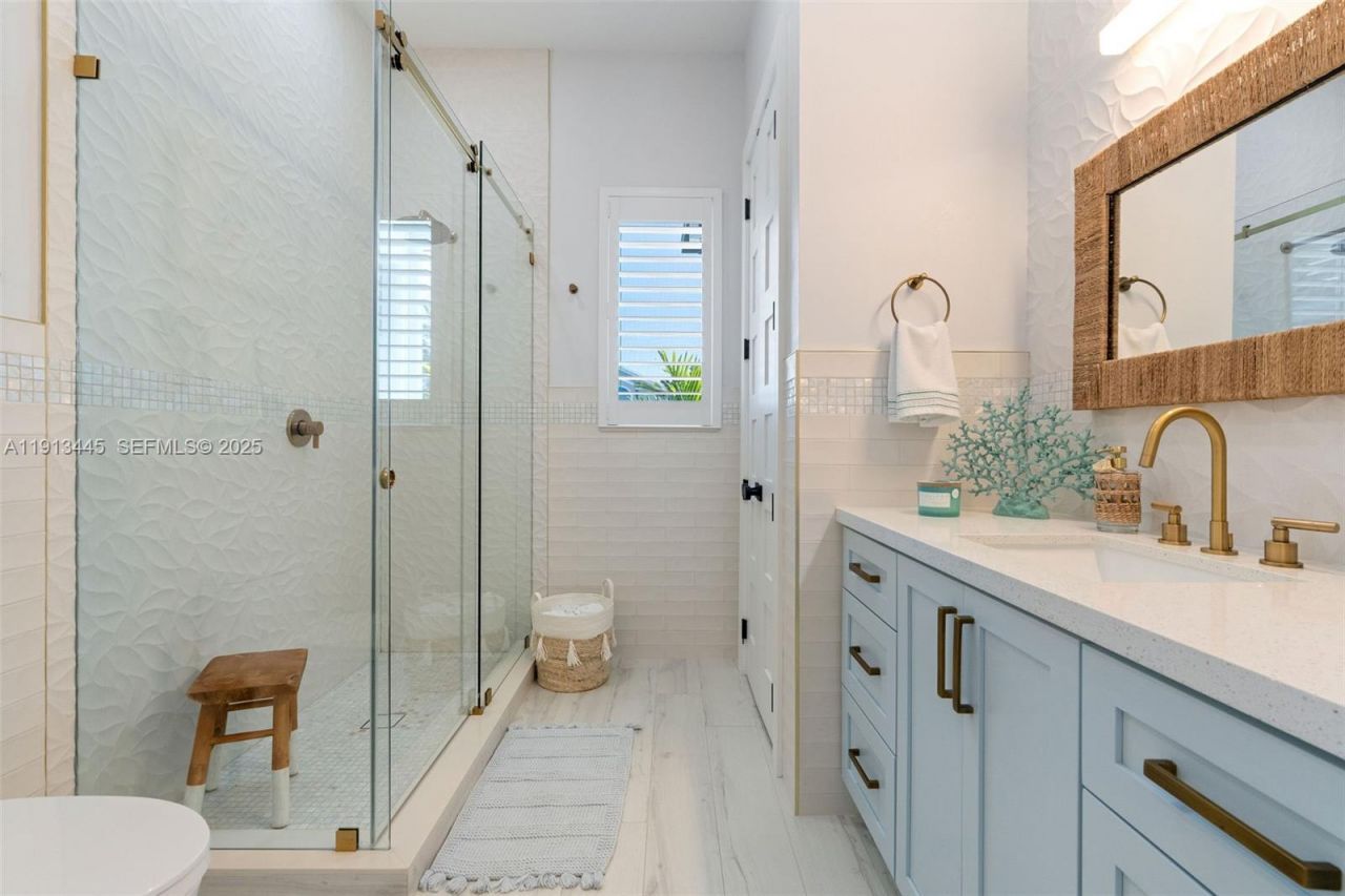 16745 Tamarind Rd, Sugarloaf, FL 33042 Photo