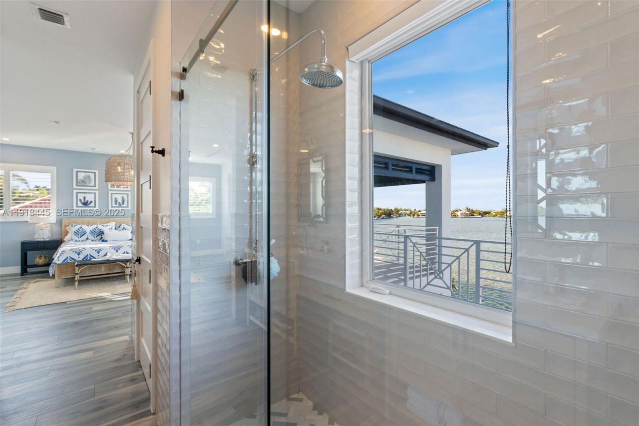 16745 Tamarind Rd, Sugarloaf, FL 33042 Photo