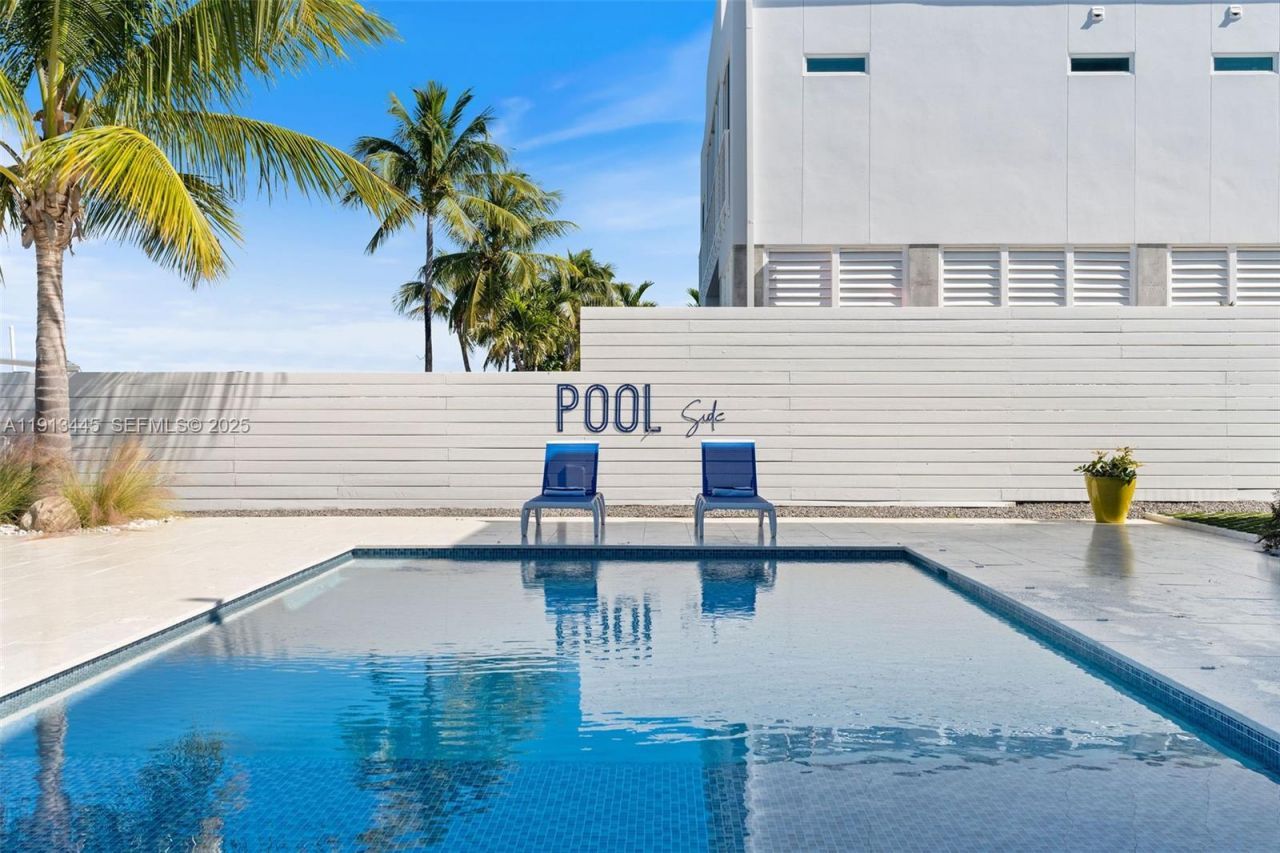 16745 Tamarind Rd, Sugarloaf, FL 33042 Photo