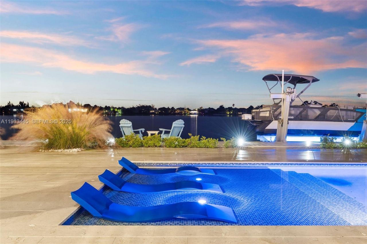 16745 Tamarind Rd, Sugarloaf, FL 33042 Photo