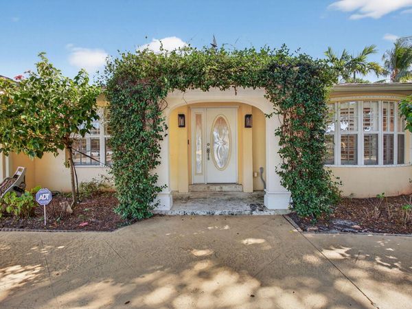 12046 Prosperity Farms Road, Palm Beach Gardens, FL 33410