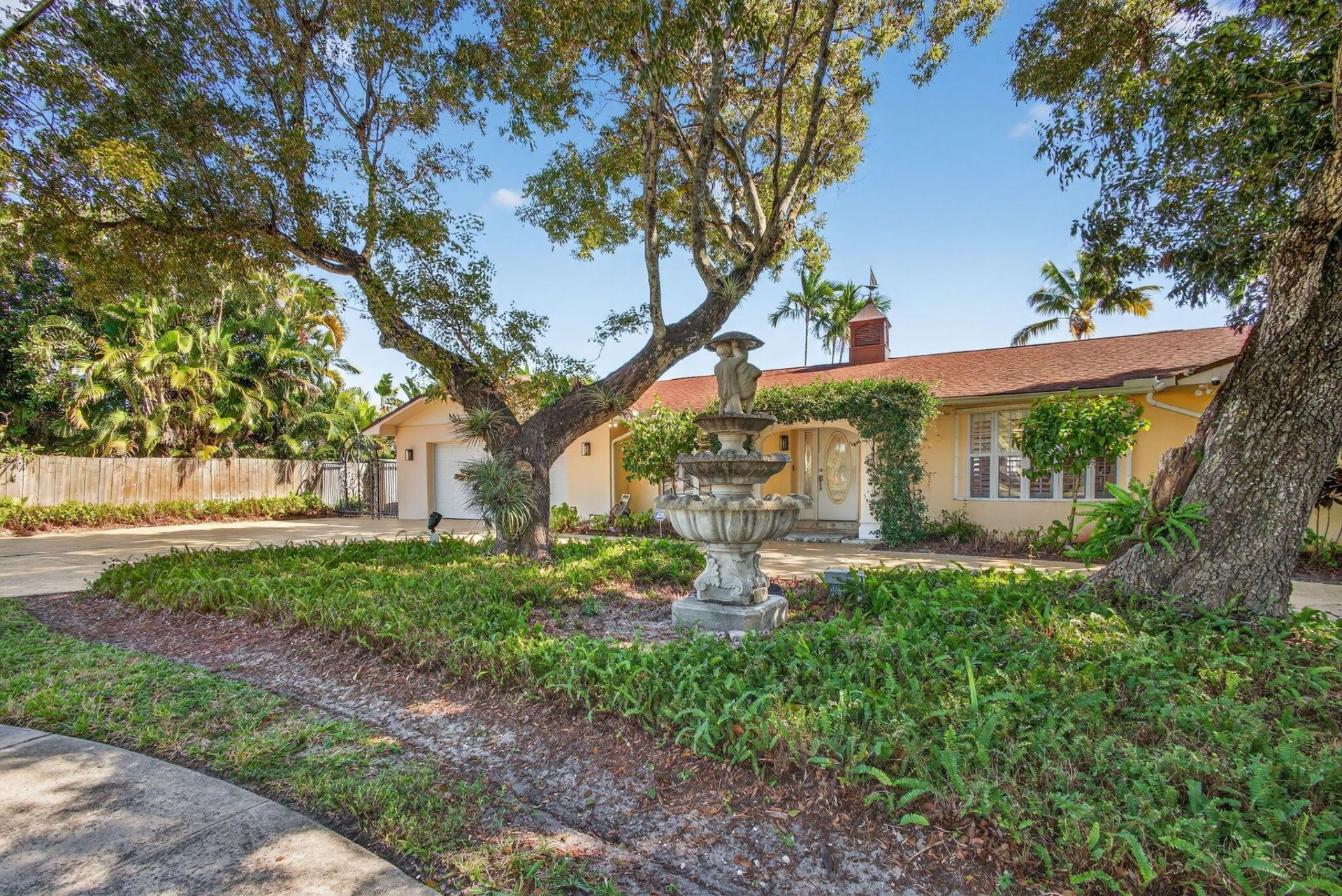 12046 Prosperity Farms Road, Palm Beach Gardens, FL 33410 Photo