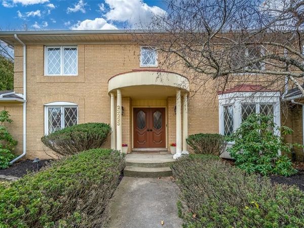 23223 Bellwood Drive, Southfield, MI 48034