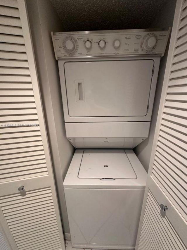 9587 Weldon Cir, Unit B203, Tamarac, FL 33321 Photo