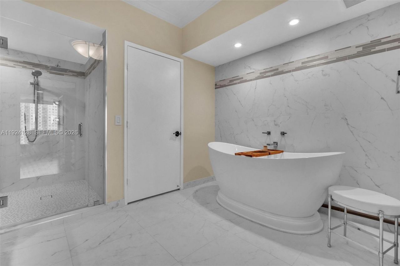 333 Las Olas Way, Unit 1705, Fort Lauderdale, FL 33301 Photo