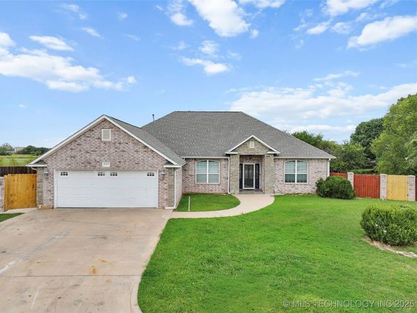 1717 Red Oak Street, Ardmore, OK 73401