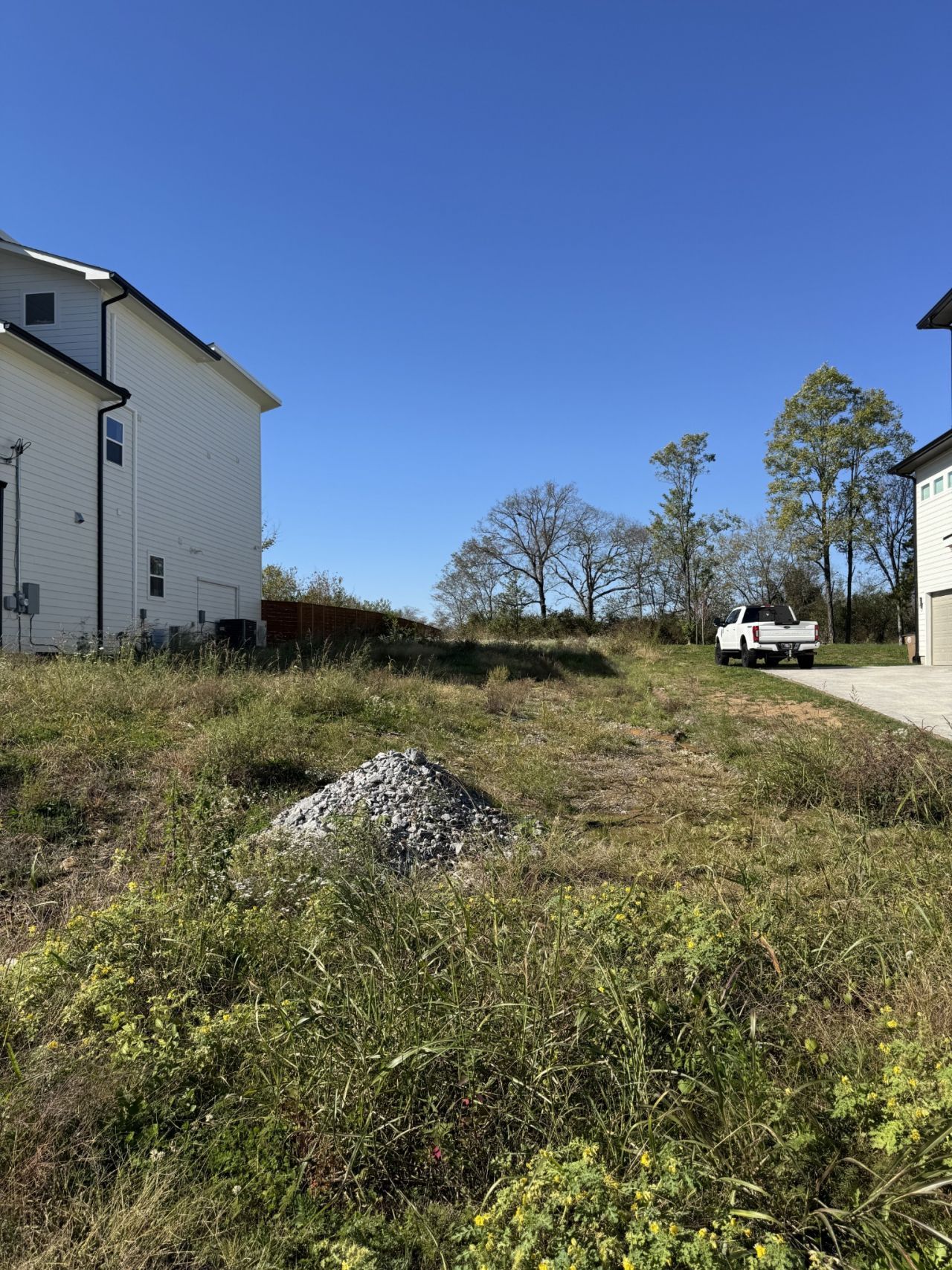 1535 E Stewarts Ln, Nashville, TN 37218 Main Photo