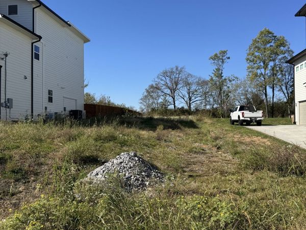 1535 E Stewarts Ln, Nashville, TN 37218