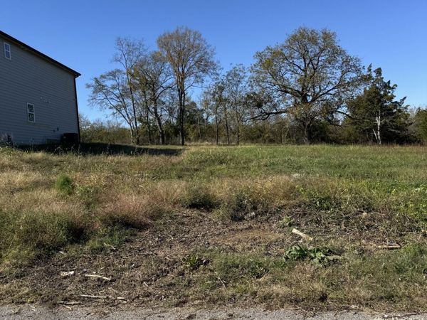 1539 E Stewarts Ln, Nashville, TN 37218