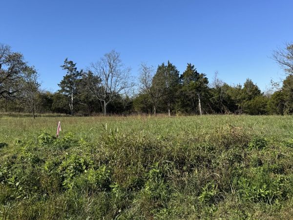 1547 E Stewarts Ln, Nashville, TN 37218