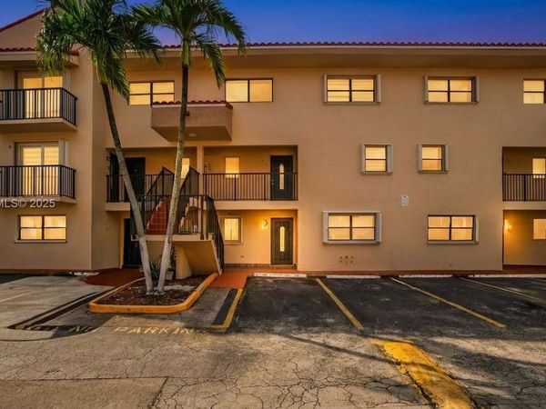 5530 W 26th Ct, Unit 102, Hialeah, FL 33016