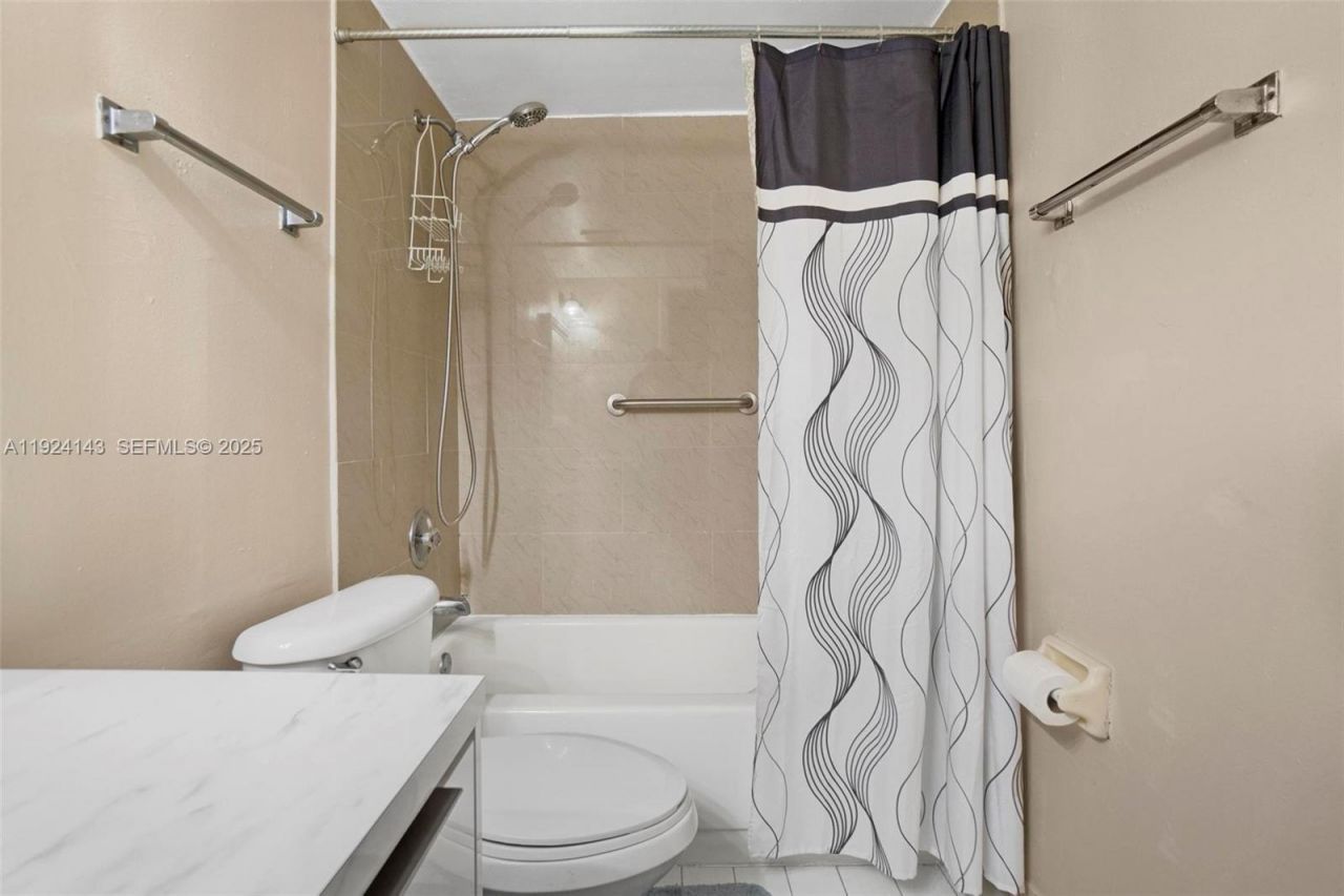 5530 W 26th Ct, Unit 102, Hialeah, FL 33016 Photo