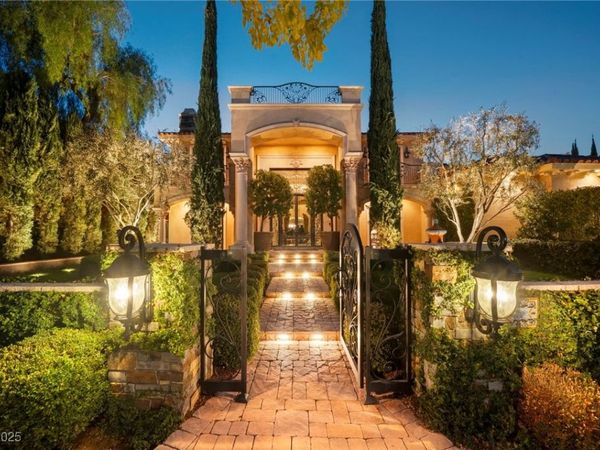 8808 Greensboro Lane, Las Vegas, NV 89134