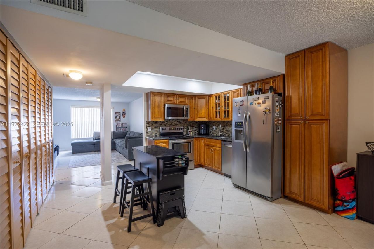 428 NW 70th Ave, Unit 137, Plantation, FL 33317 Photo