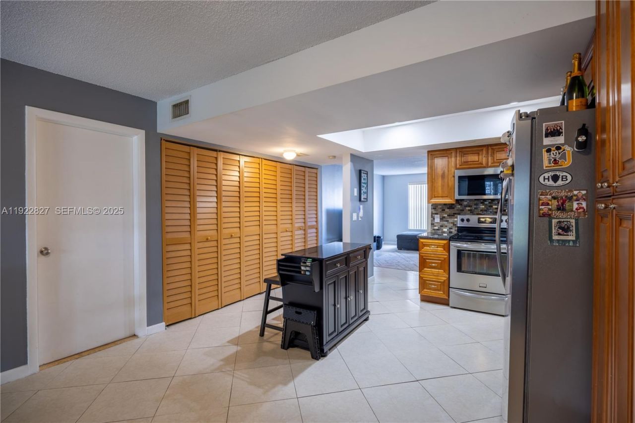 428 NW 70th Ave, Unit 137, Plantation, FL 33317 Photo
