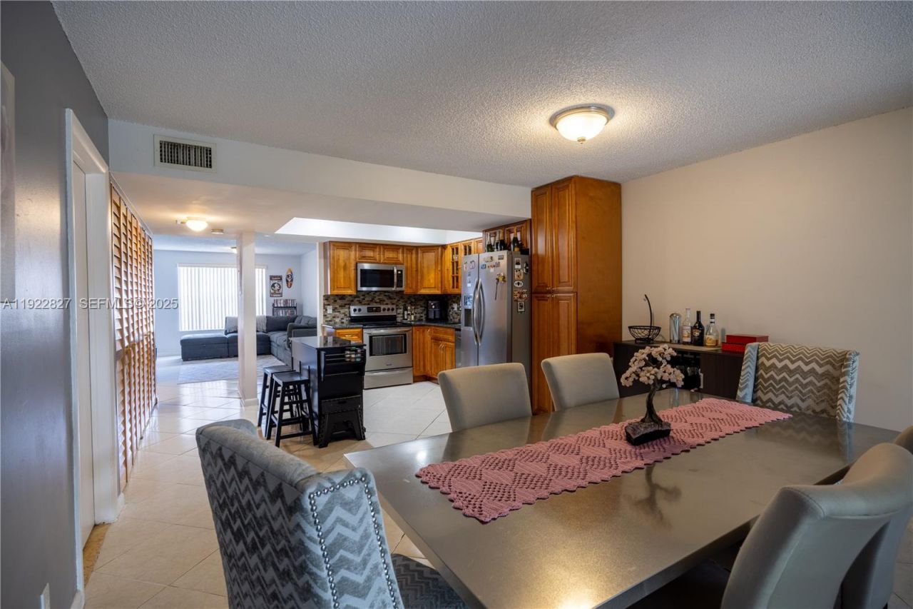 428 NW 70th Ave, Unit 137, Plantation, FL 33317 Photo