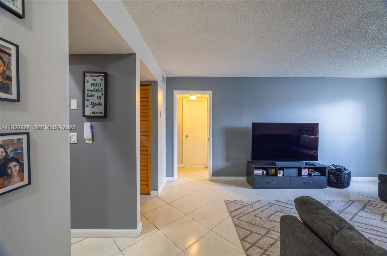 428 NW 70th Ave, Unit 137, Plantation, FL 33317 Photo