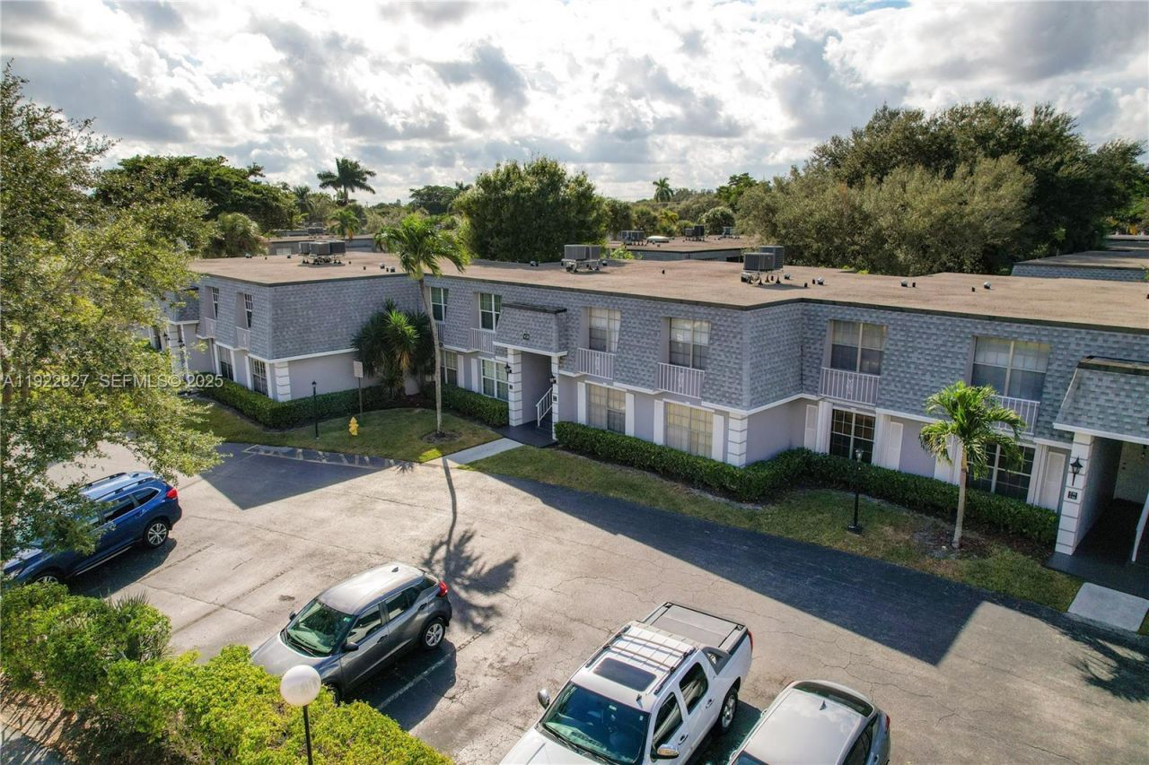 428 NW 70th Ave, Unit 137, Plantation, FL 33317 Photo