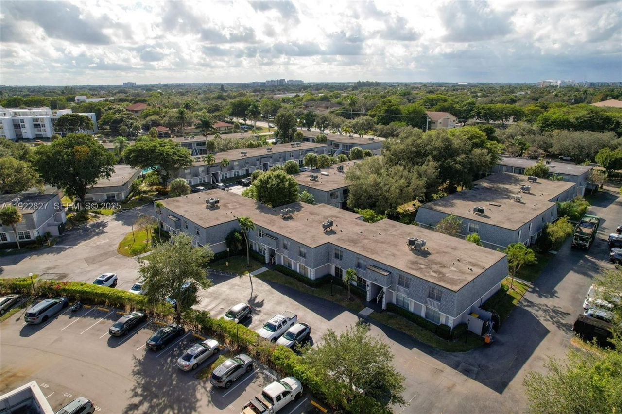 428 NW 70th Ave, Unit 137, Plantation, FL 33317 Photo