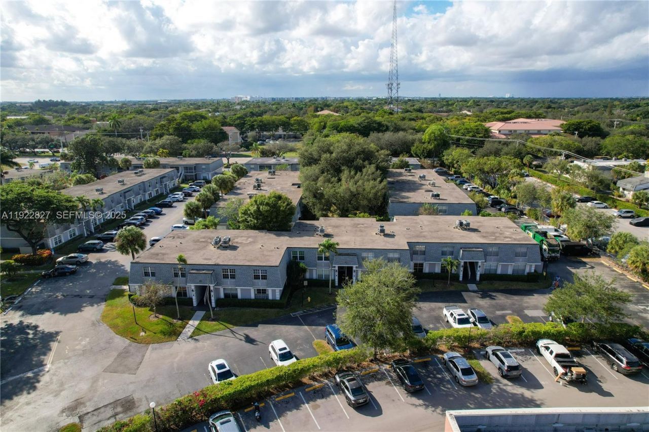 428 NW 70th Ave, Unit 137, Plantation, FL 33317 Photo