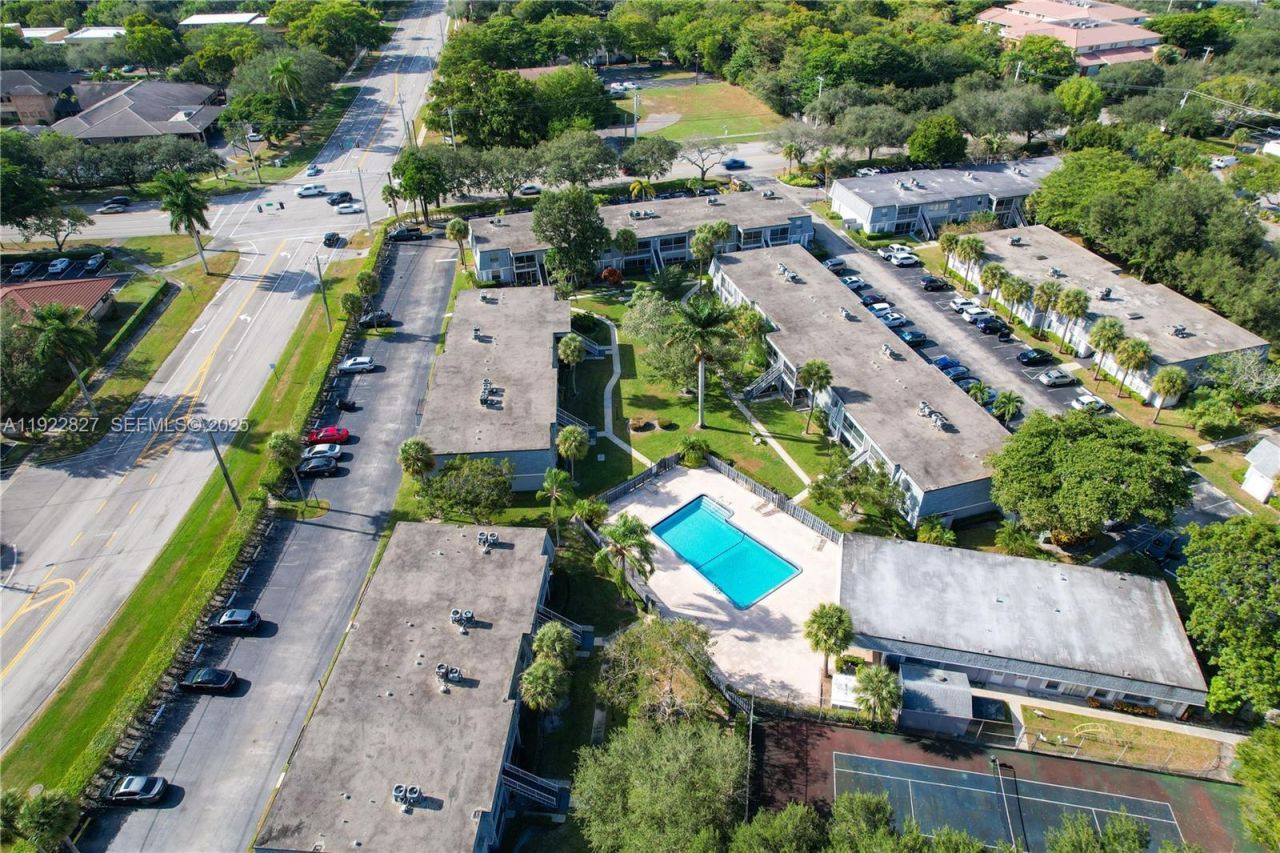 428 NW 70th Ave, Unit 137, Plantation, FL 33317 Photo