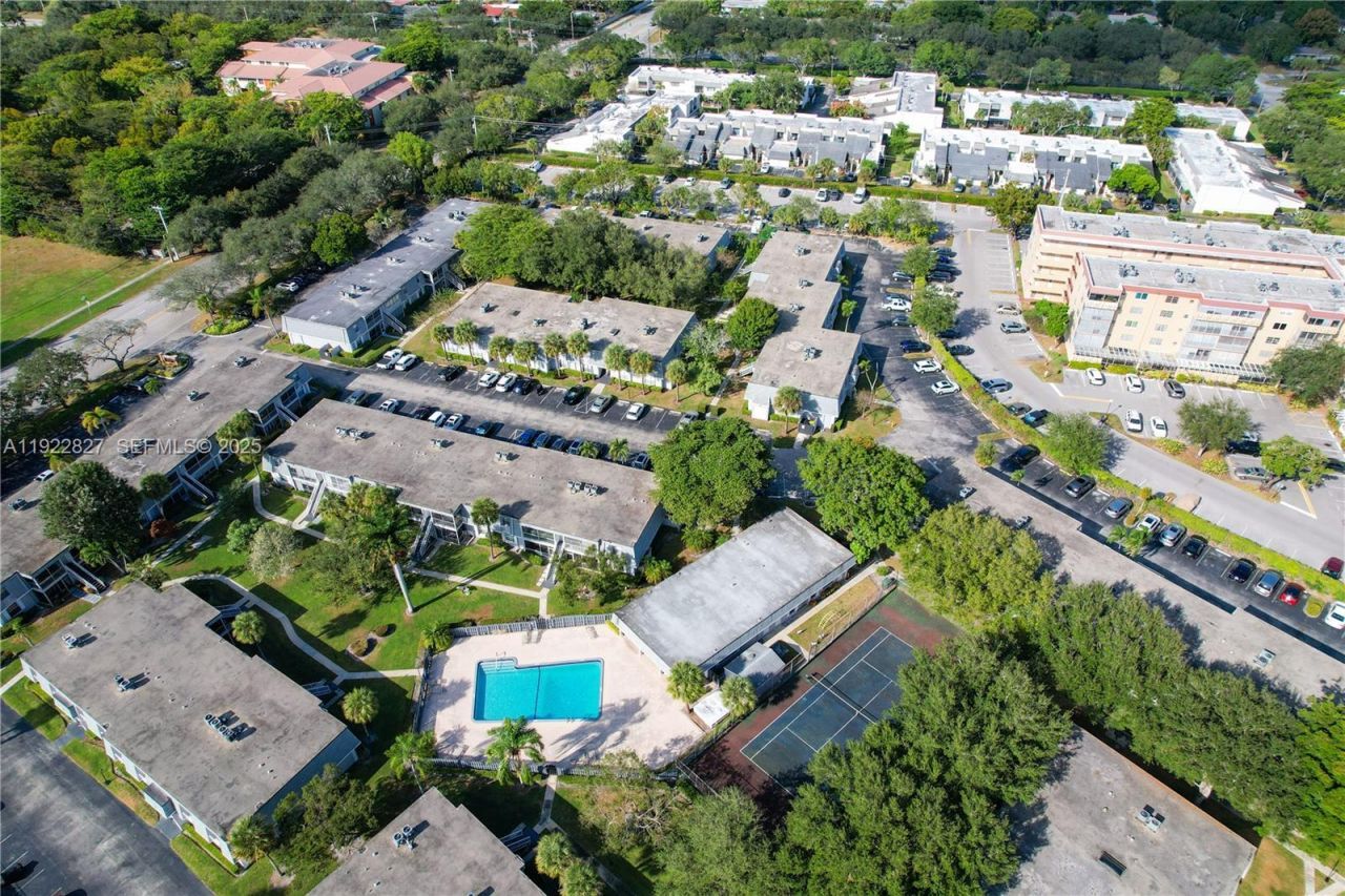 428 NW 70th Ave, Unit 137, Plantation, FL 33317 Photo