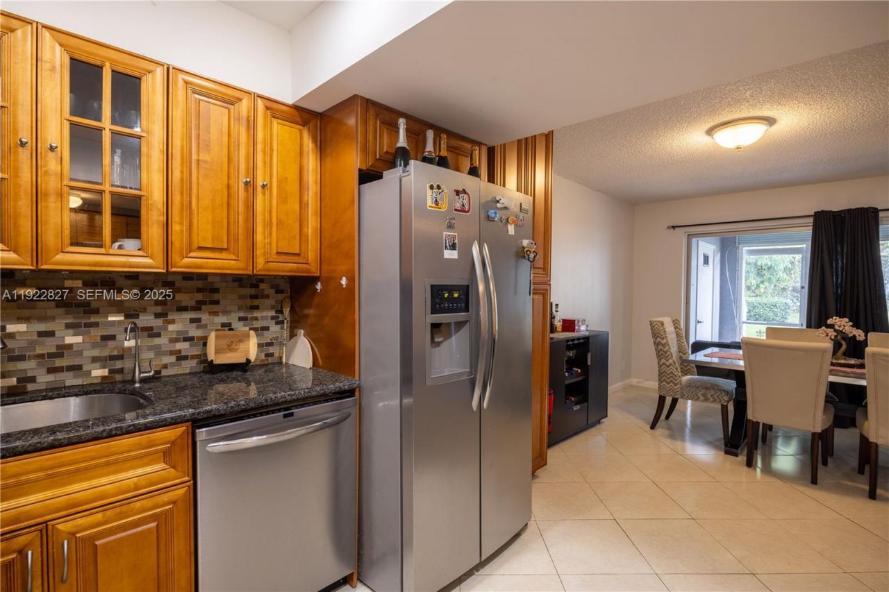 428 NW 70th Ave, Unit 137, Plantation, FL 33317 Photo