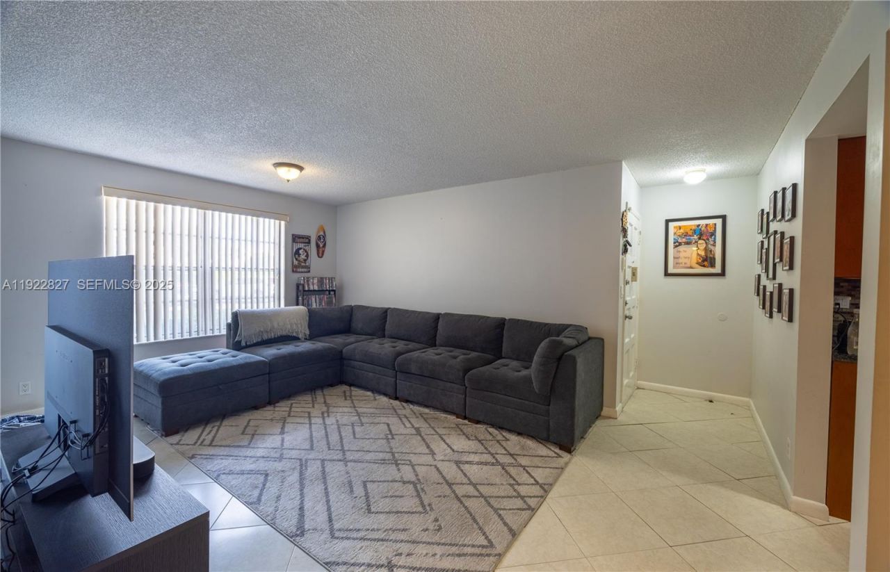 428 NW 70th Ave, Unit 137, Plantation, FL 33317 Photo