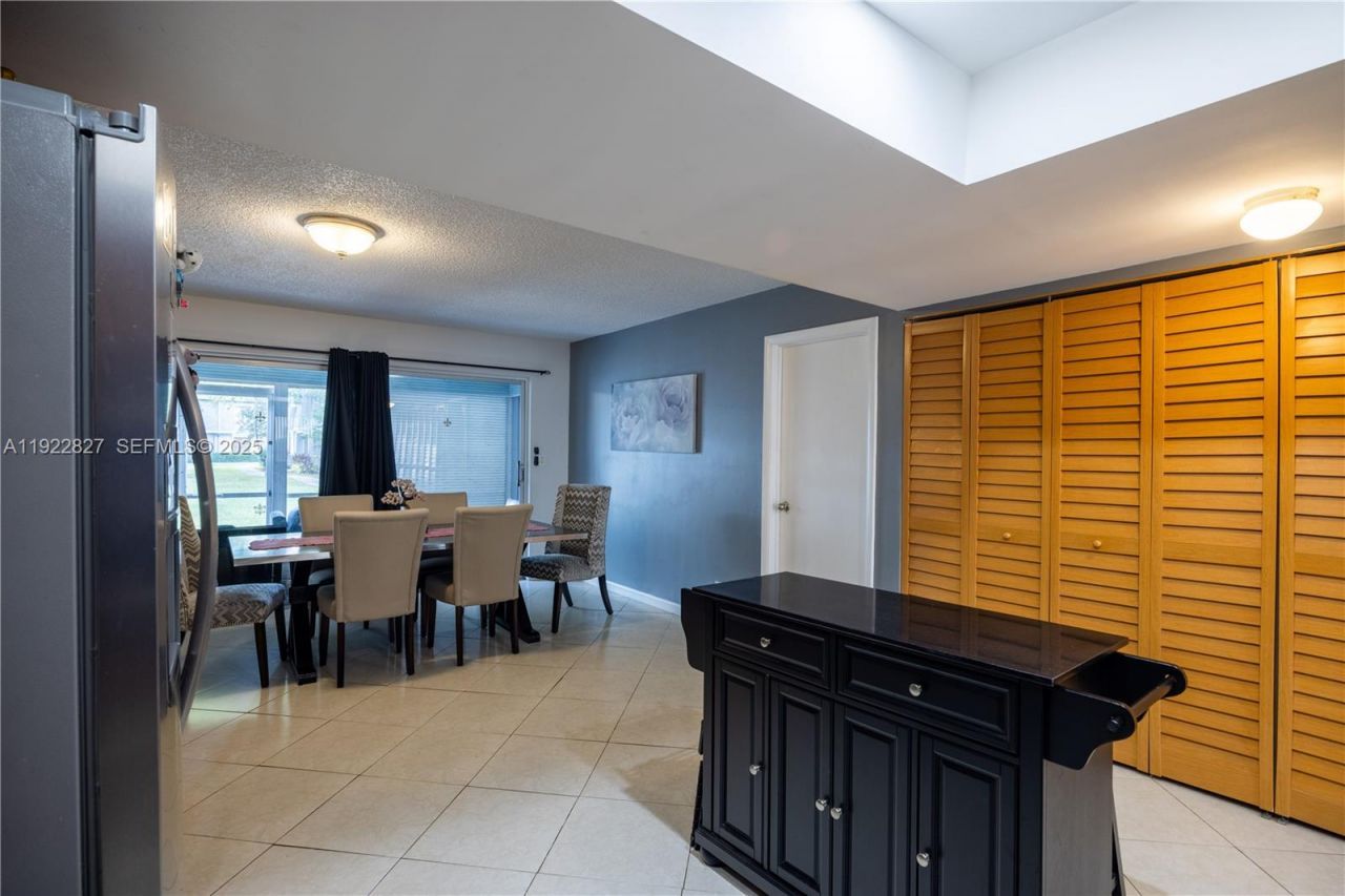 428 NW 70th Ave, Unit 137, Plantation, FL 33317 Photo