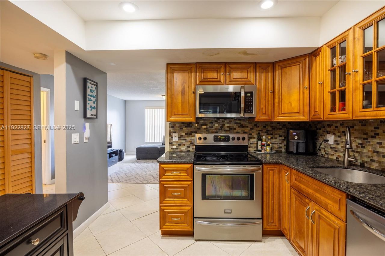 428 NW 70th Ave, Unit 137, Plantation, FL 33317 Photo