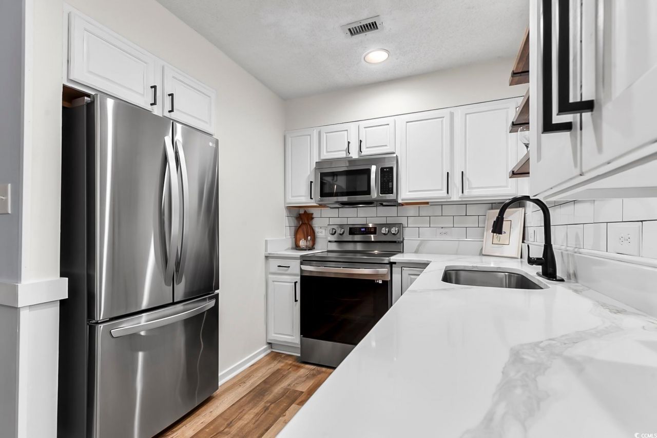 400 Melrose Dr. Photo 11