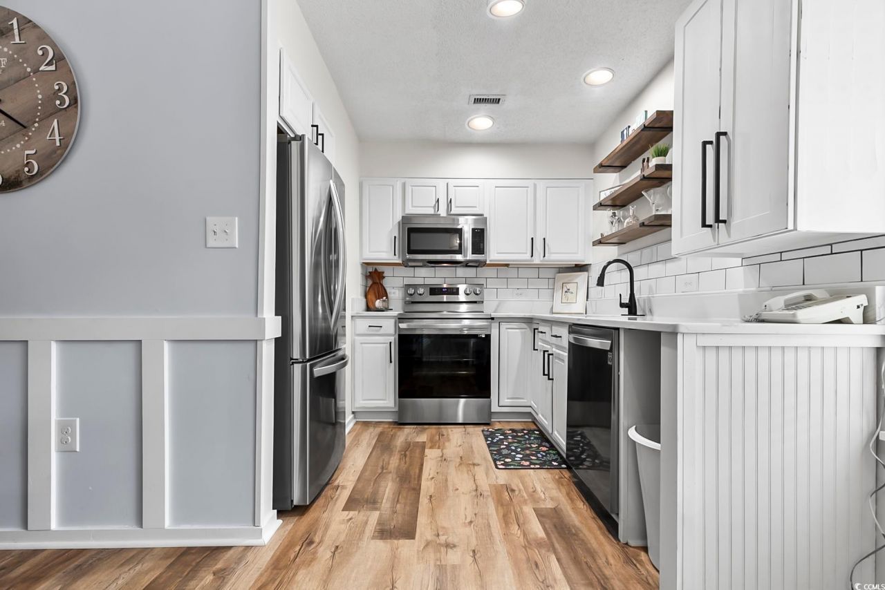 400 Melrose Dr. Photo 13