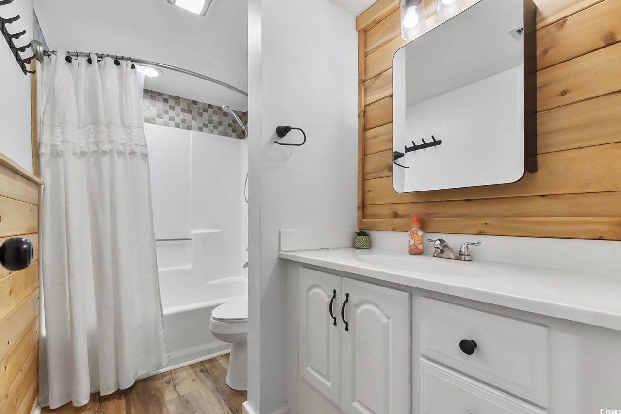 400 Melrose Dr. Photo 18