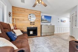 400 Melrose Dr. photo 4