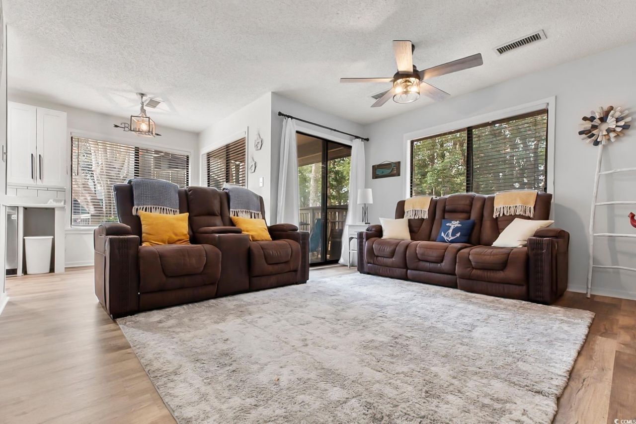 400 Melrose Dr. Photo 7