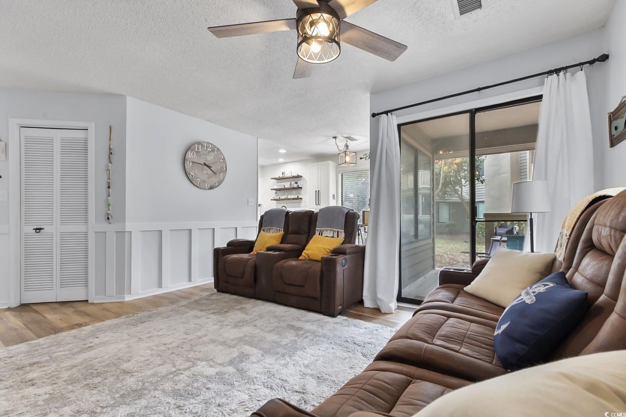 400 Melrose Dr. Photo 8