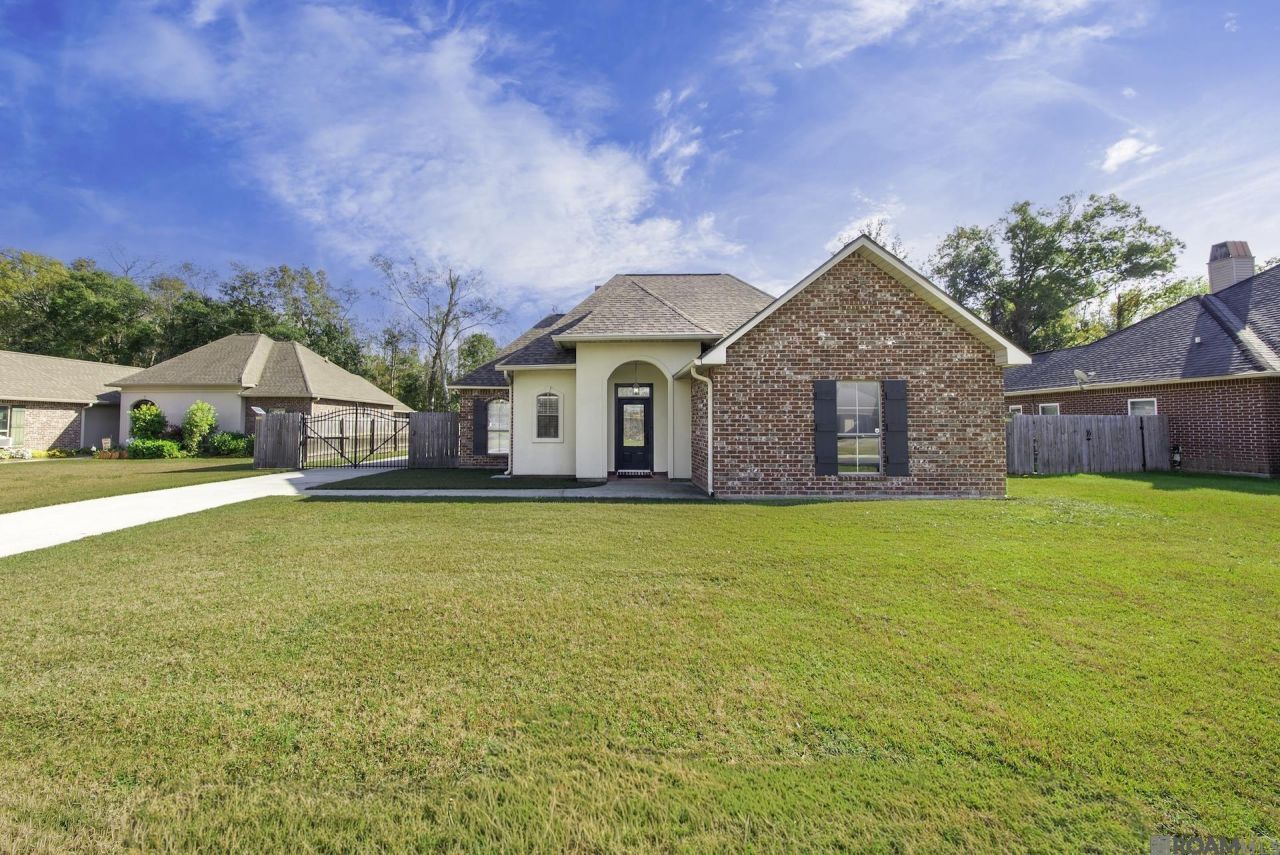 8506 M's Cv, Sorrento, LA 70778 Main Photo