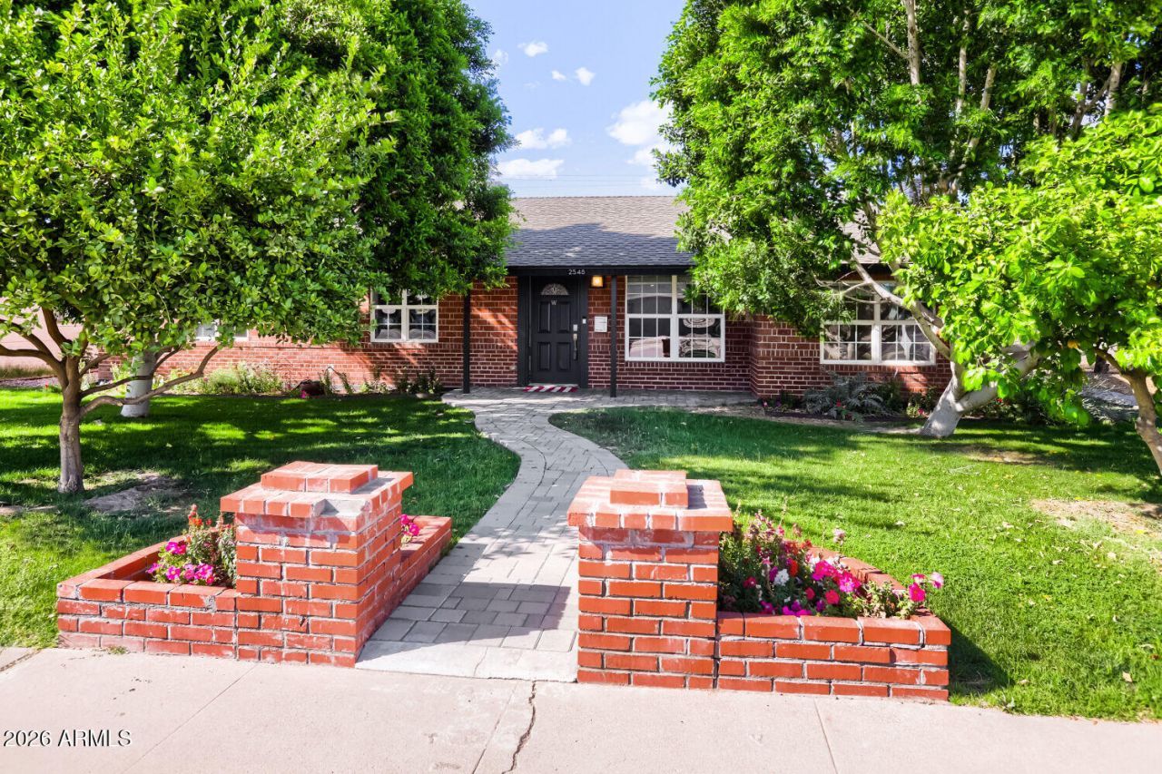 2548 E Turney Avenue, Phoenix, AZ 85016 Main Photo