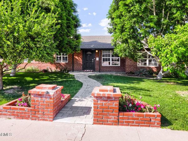 2548 E TURNEY Avenue, Phoenix, AZ 85016