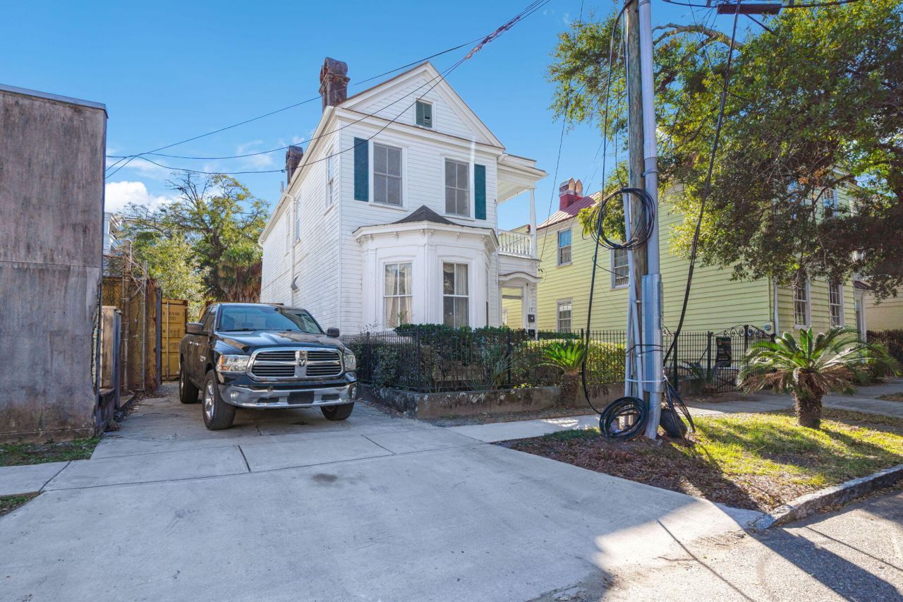 17 Charlotte Street Photo 11