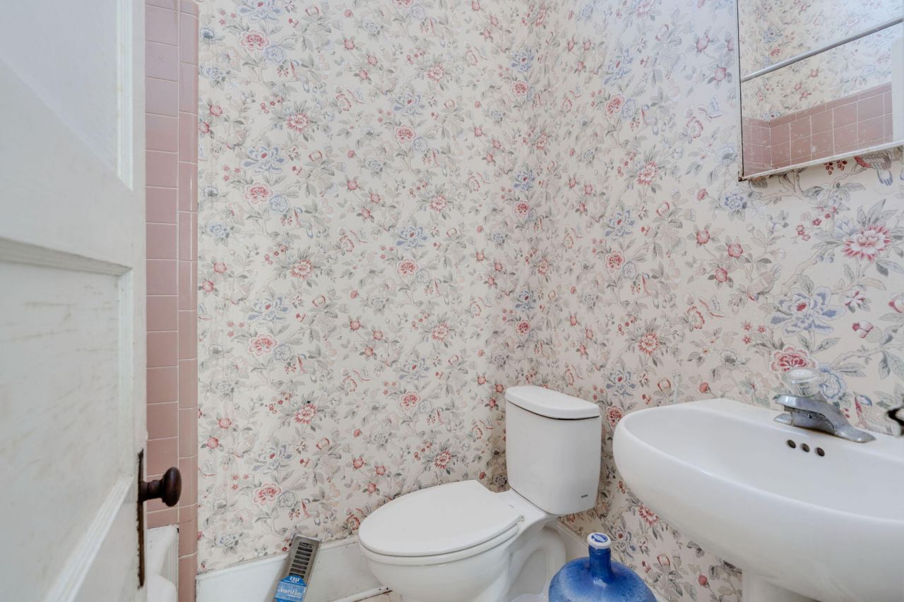 17 Charlotte Street Photo 16