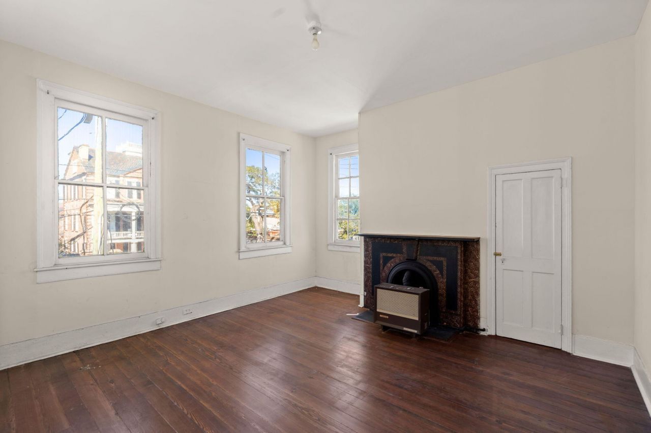 17 Charlotte Street Photo 18