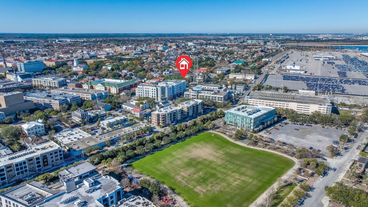 17 Charlotte Street Photo 34